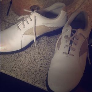 Footjoy women’s golf shoes